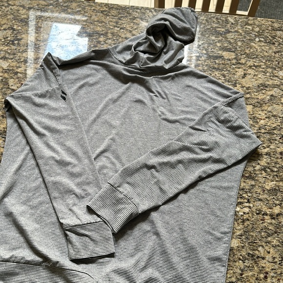 Sketchers long sleeve active wear top - Picture 5 of 5
